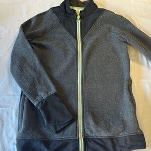 ⭐️ Ivivva - Lululemon - Gray and Black Kids Puffer Jacket
